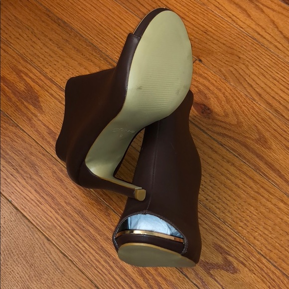 New peep toe booties - Picture 3 of 3